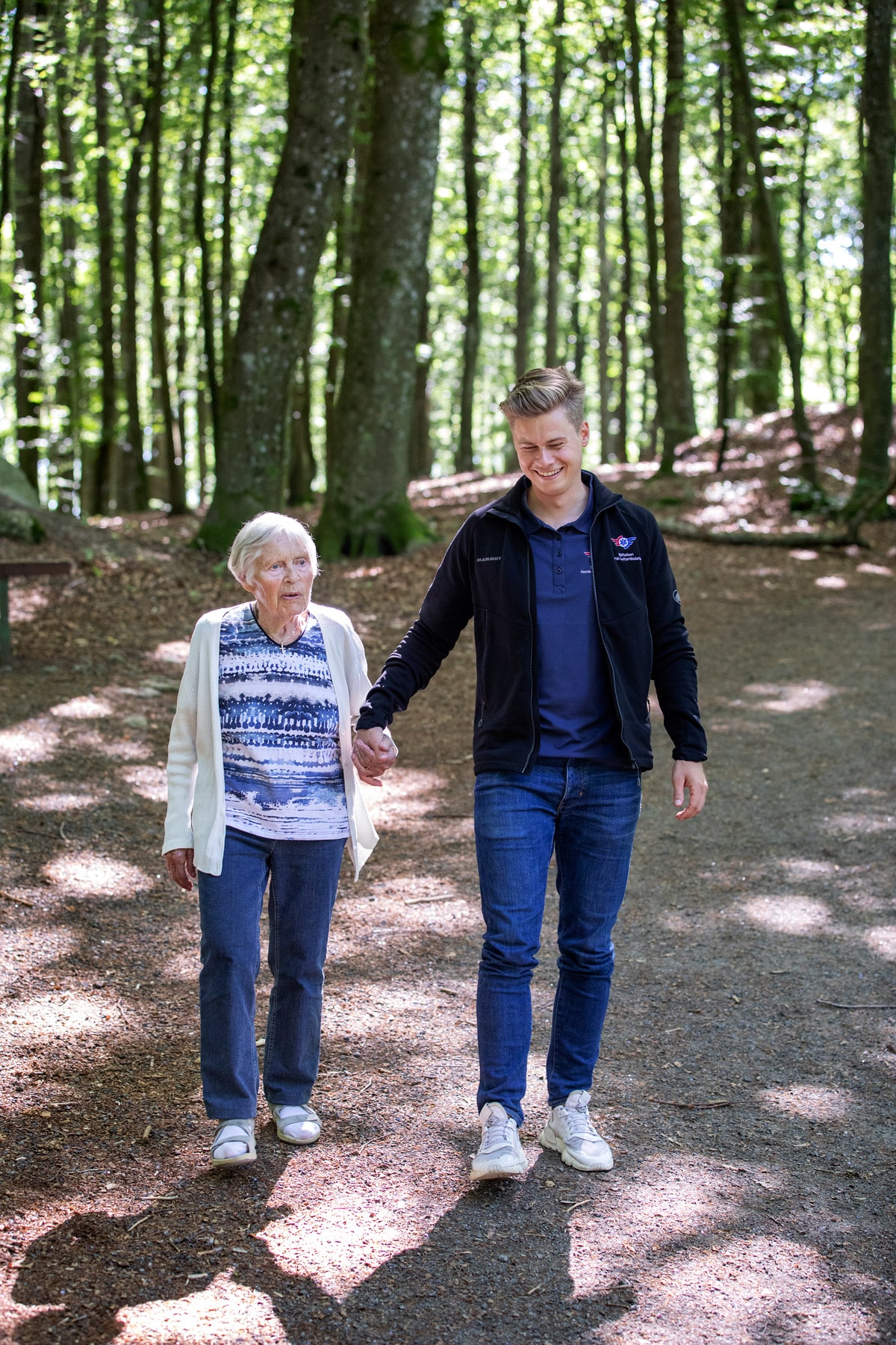 – Jeg er mye ute, hver dag går jeg en times tur, sier Solveig Helene Bakkerud (91).