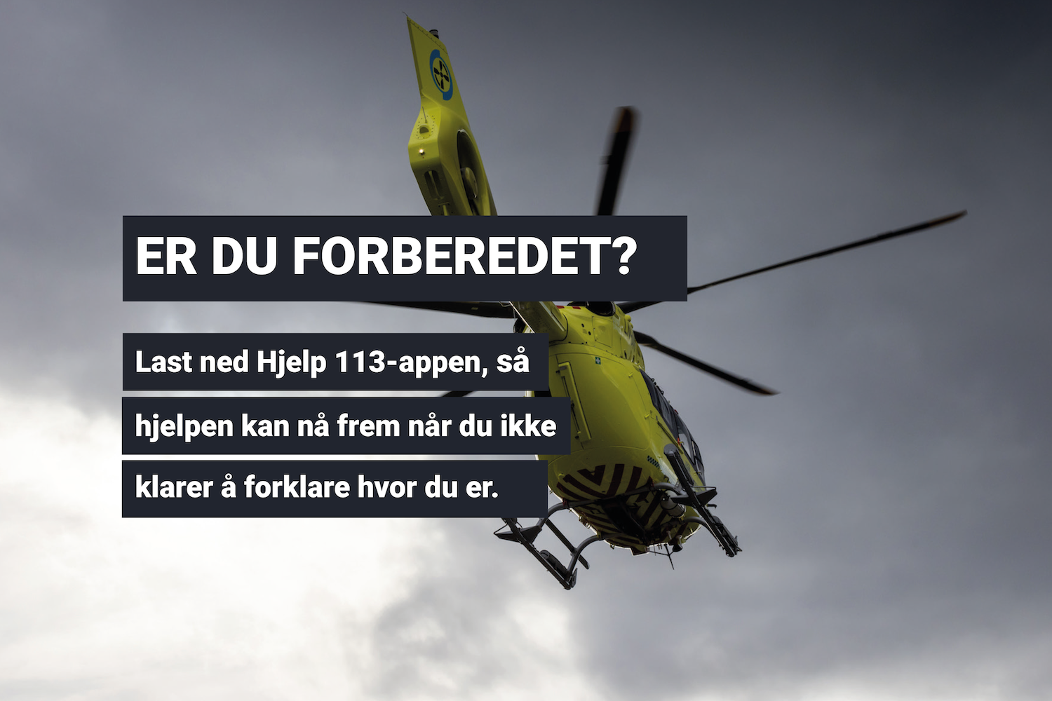 Luftambulansehelikopter flyr i uvær