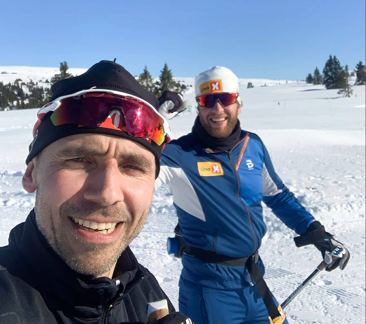 Etter hjertestansen har Lars Christian Tvedt levd nesten som før. Her er han på sin første ordentlige skitur etter ulykken med svoger Jens Haugland (t.h.).
