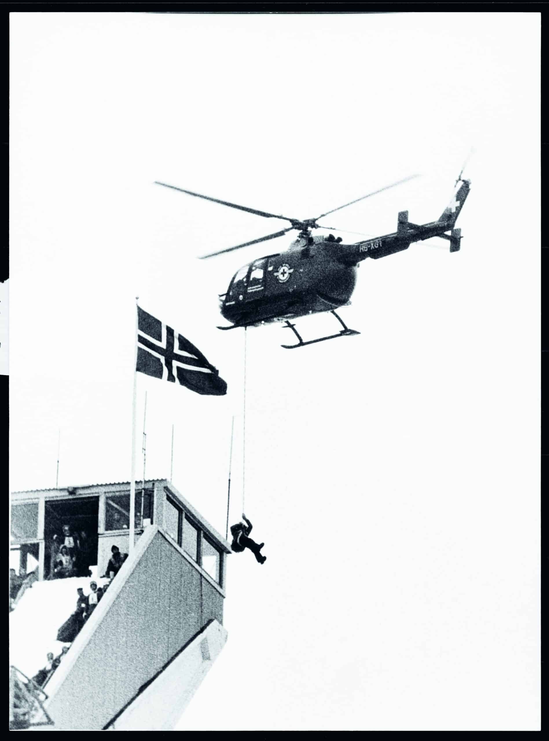 aI mars 1978 demonstrerte Norsk Luftambulanse hvordan et helikopter kan hjelpe pasienter. Dette var rett før det var luftambulansetjeneste i Norge
