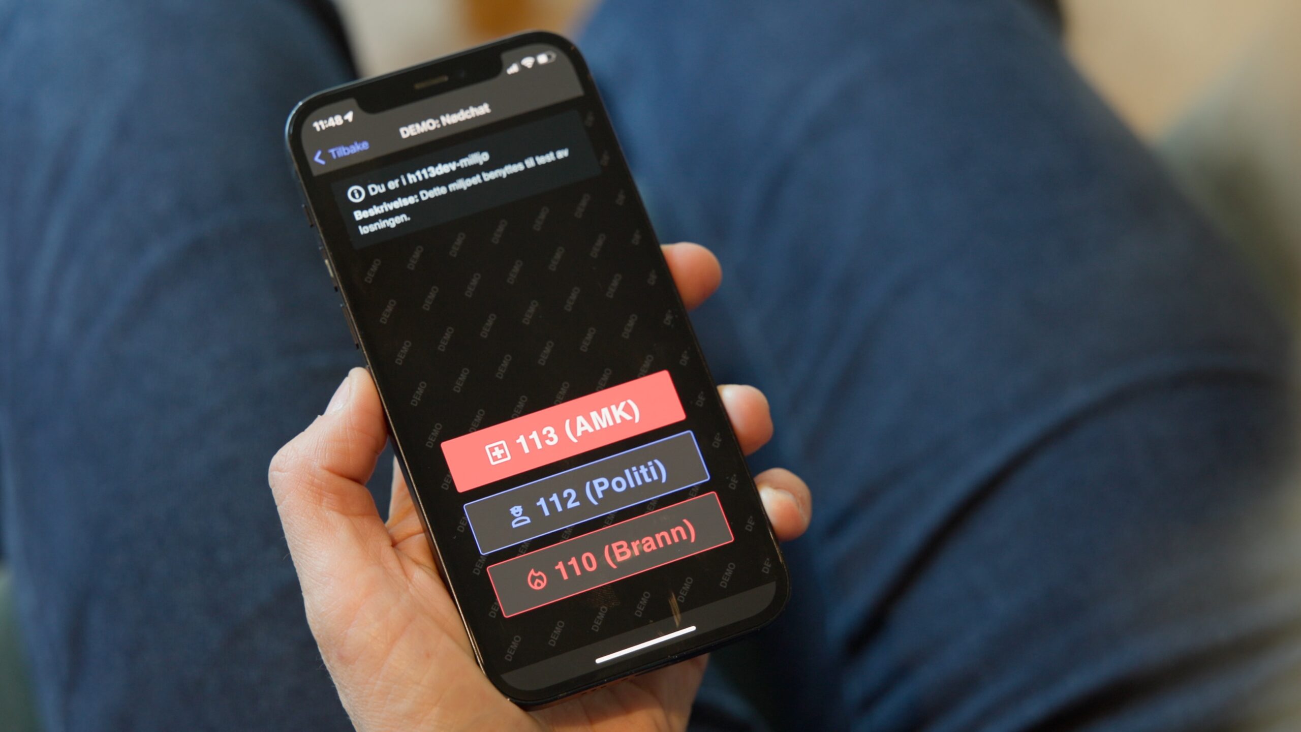 Mobiltelefon med Nødchat-løsningen