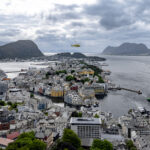 Basen i Ålesund: Flyr for livet