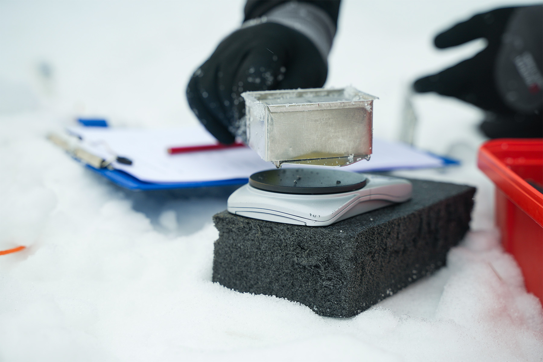 Snø analyseres