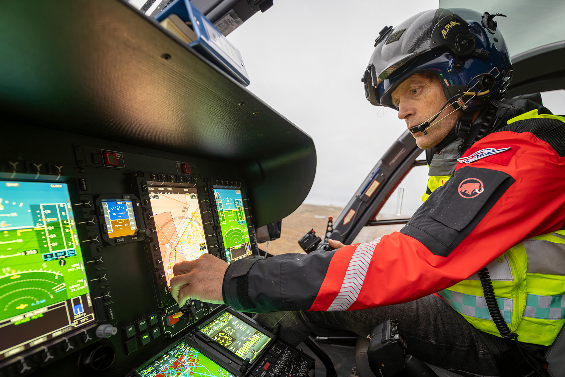 Lars Amdal tester jamming i helikopteret