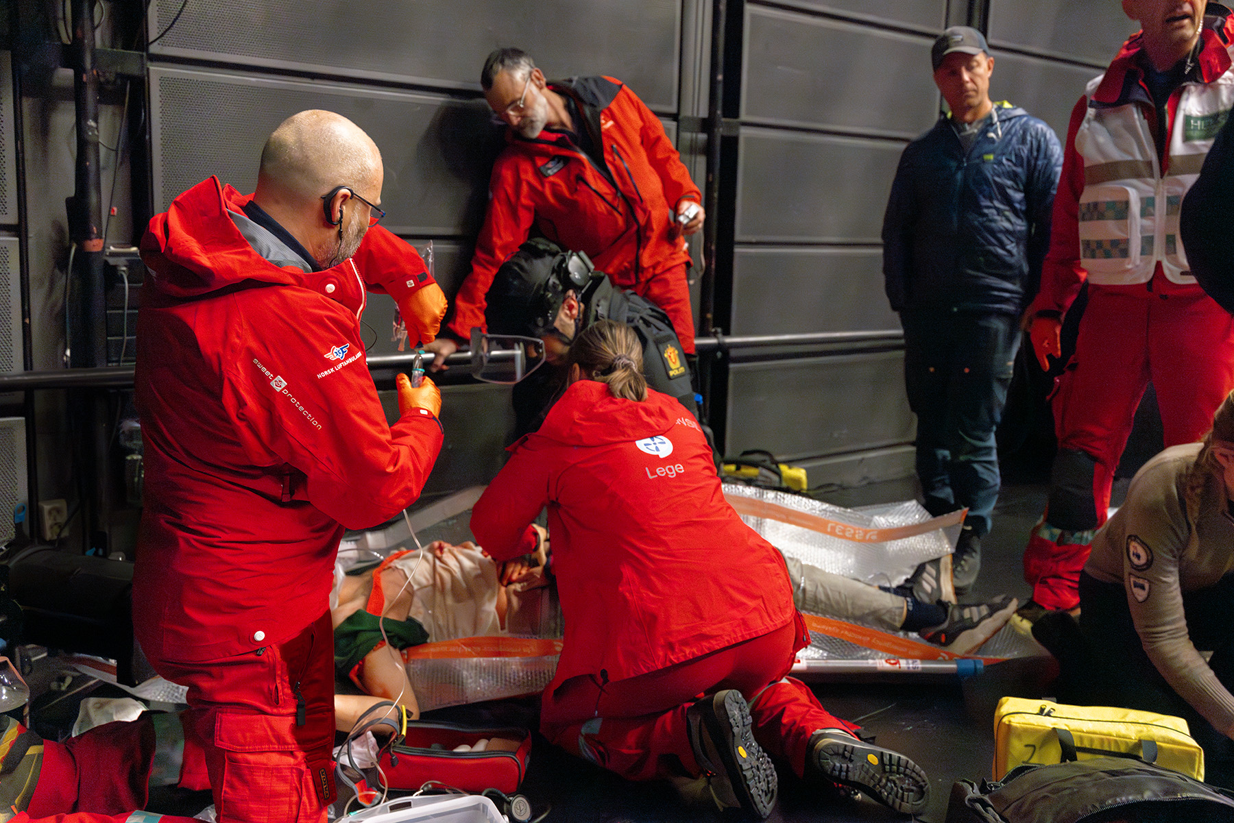 Helsepersonell og skadd person