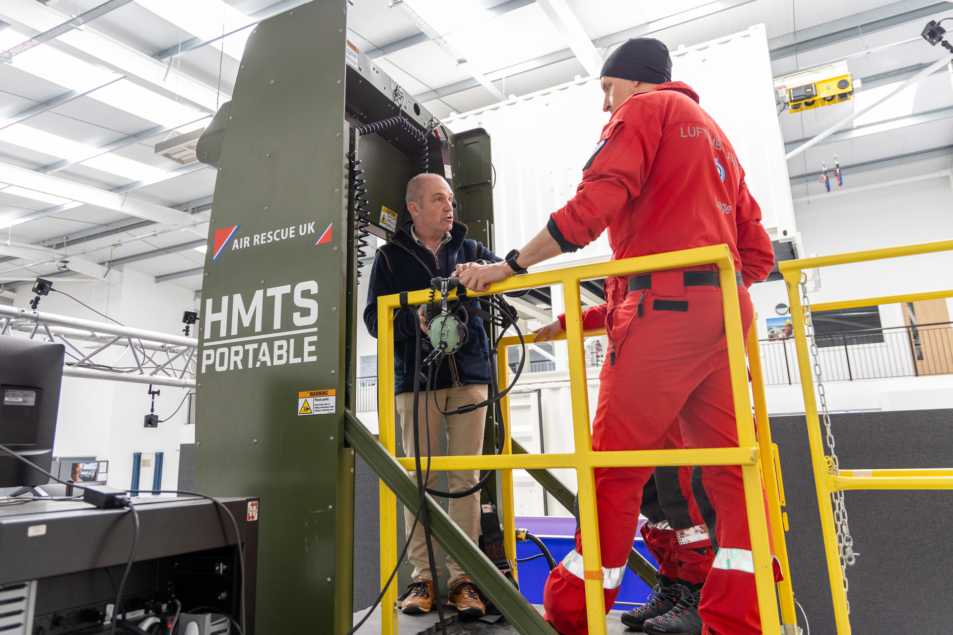 David Bazlinton, Air Rescue UK’s Head of Training, showing the participants the simulator.