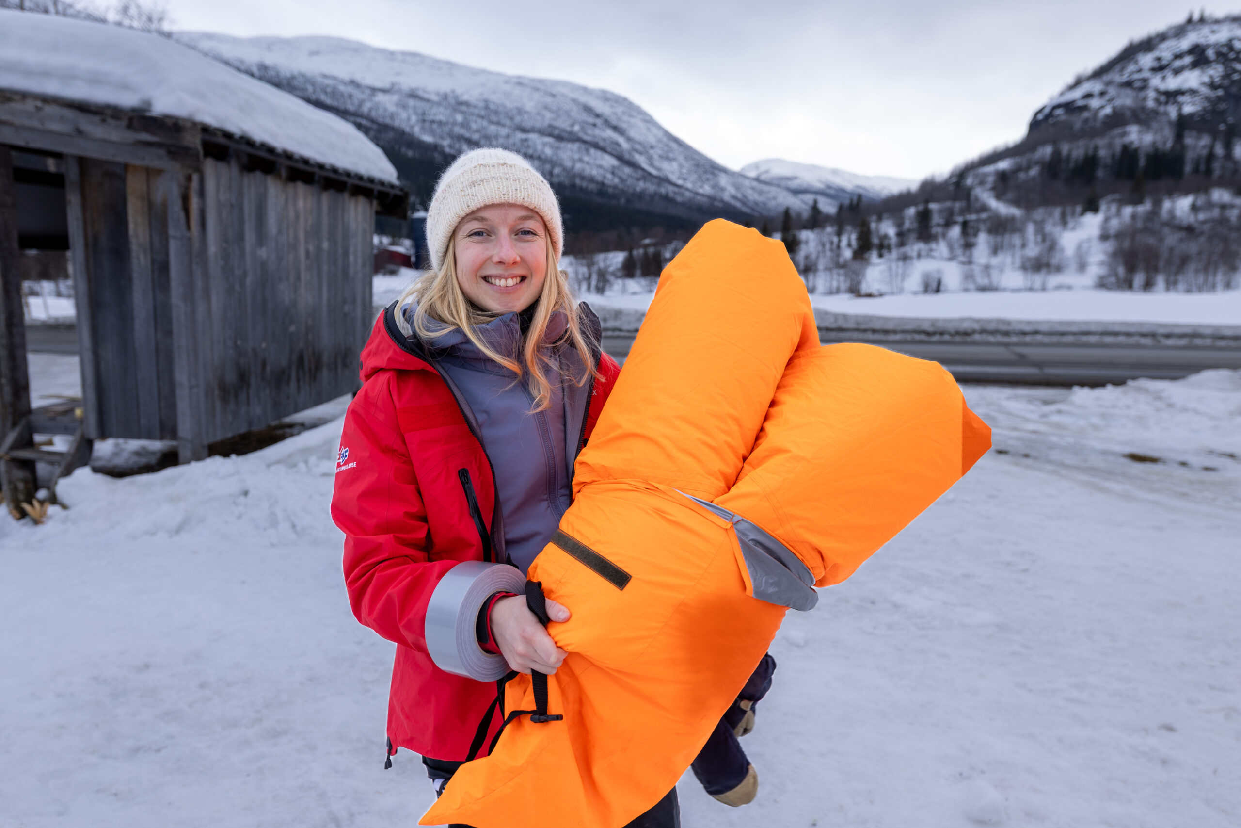 I pose og sekk: Karianne Wergeland Gundersen med Jervenduk-posen hvor pasienter og varmluft møtes.