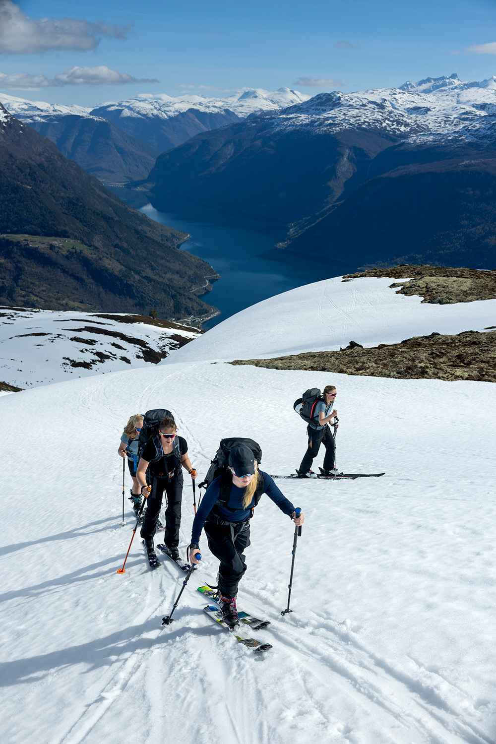Personer på ski