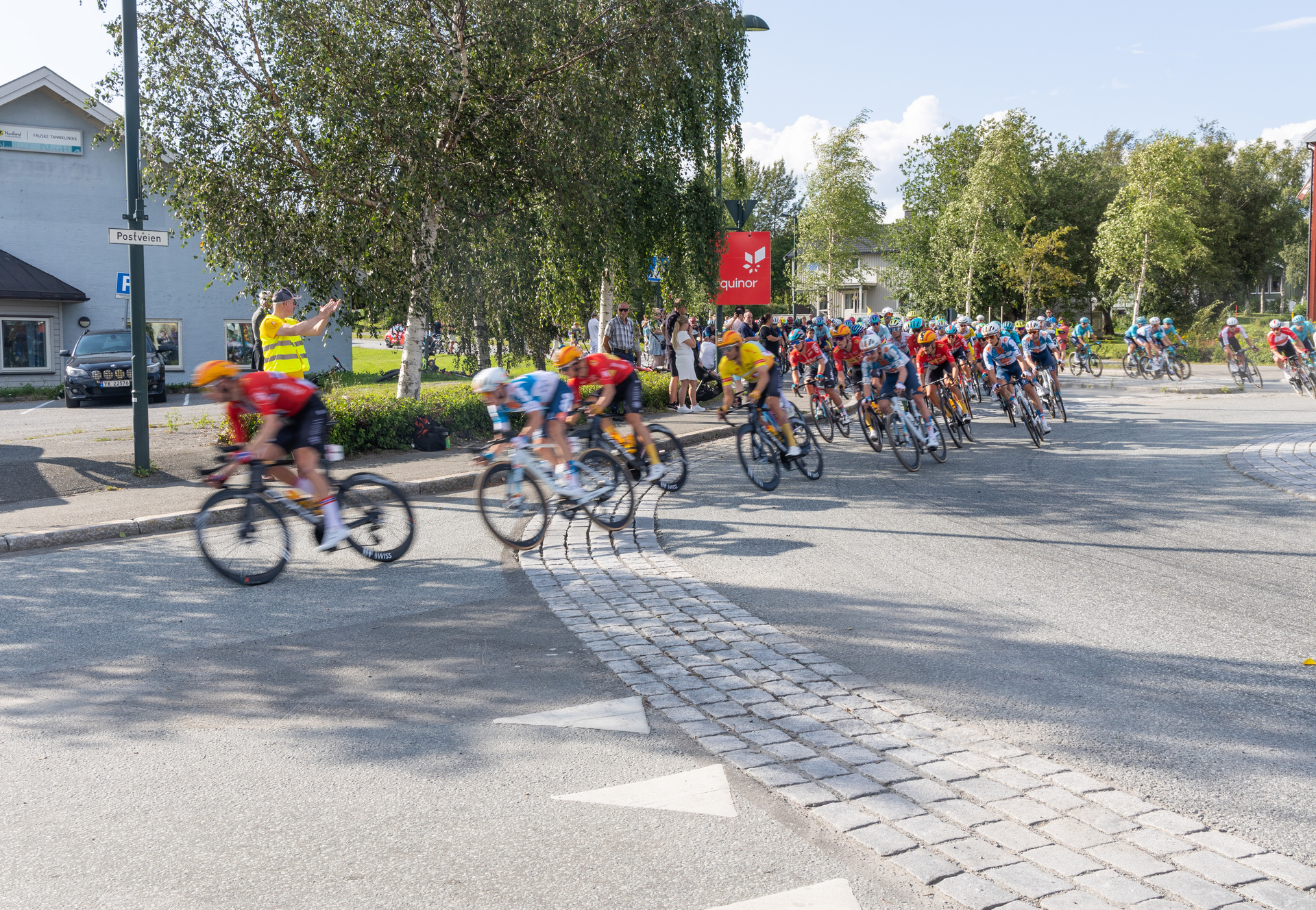 Syklister under Arctic Race